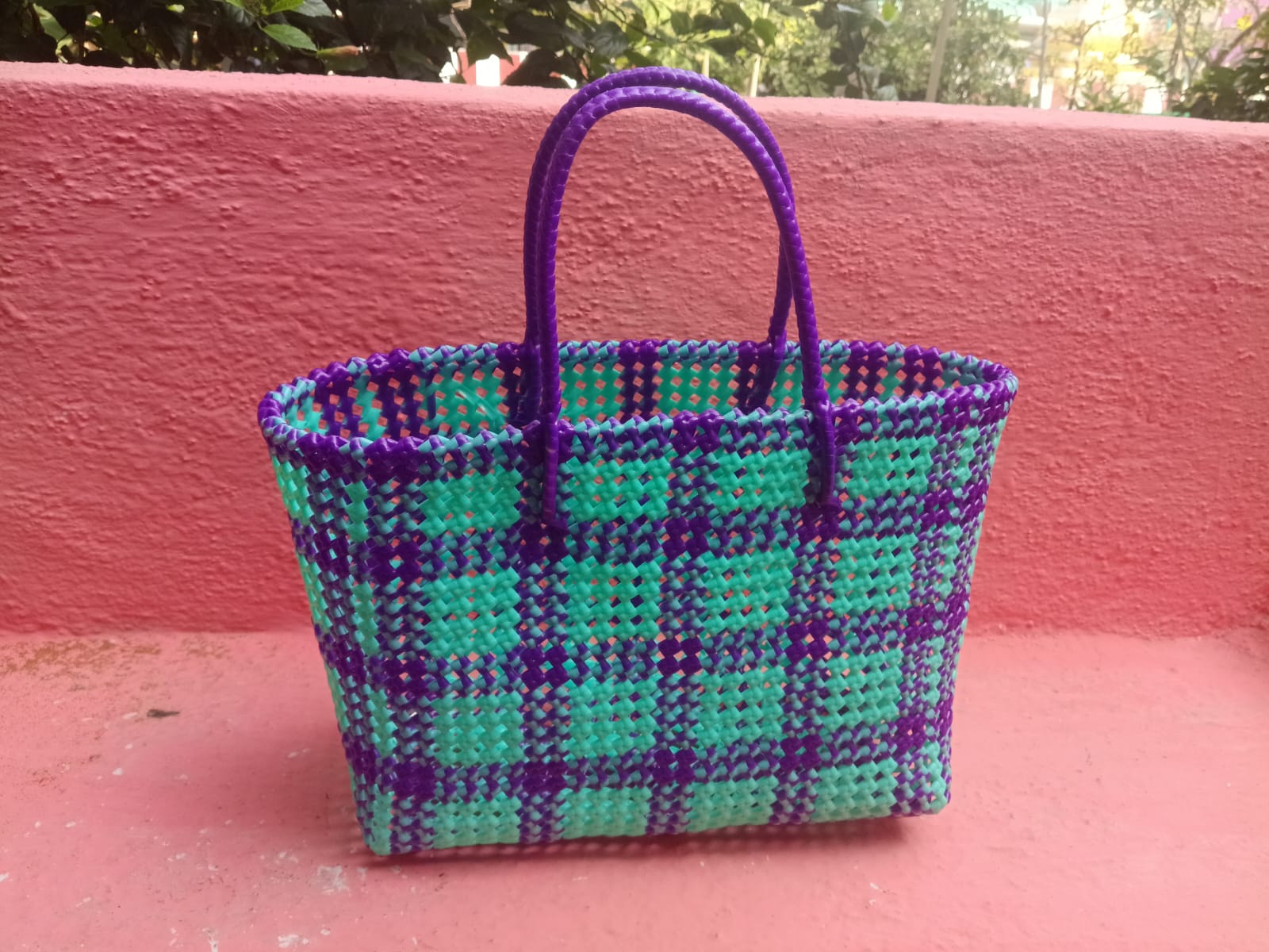 WhatsApp Image 2026-01-31 at 09.35.16(1) Handmade Wire Basket size: 11"x9"x4.5" Blue & Violet checked - Image 1
